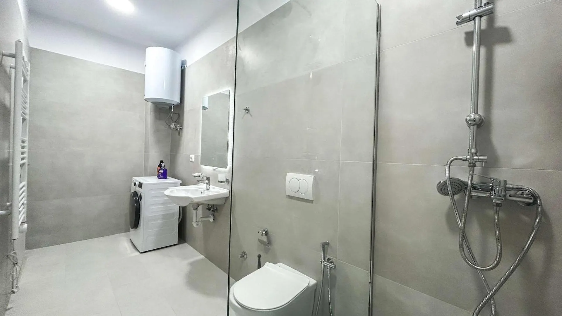 Family Studio 1381 Durres 0*,  Albania