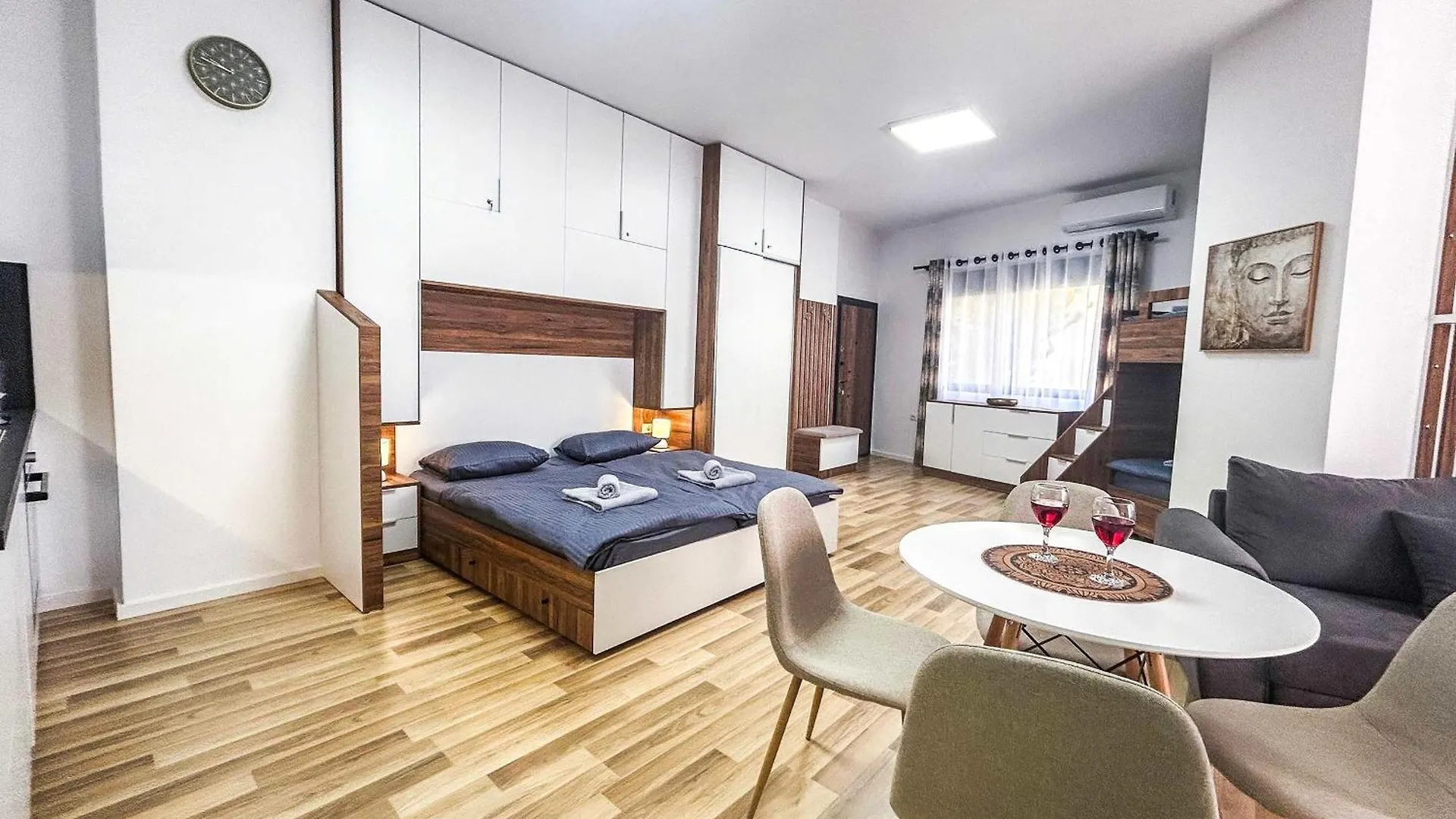 Family Studio 1381 Durres 0*,